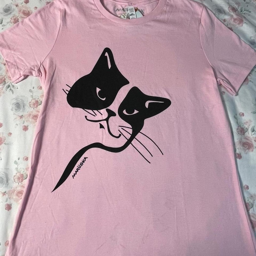 Marushka Pink Cat Graphic T-Shirt Size Small‎ Artistic Minimalist Tee